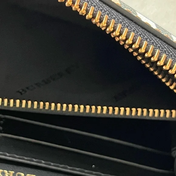 Burberry Vintage Check Zip Wallet